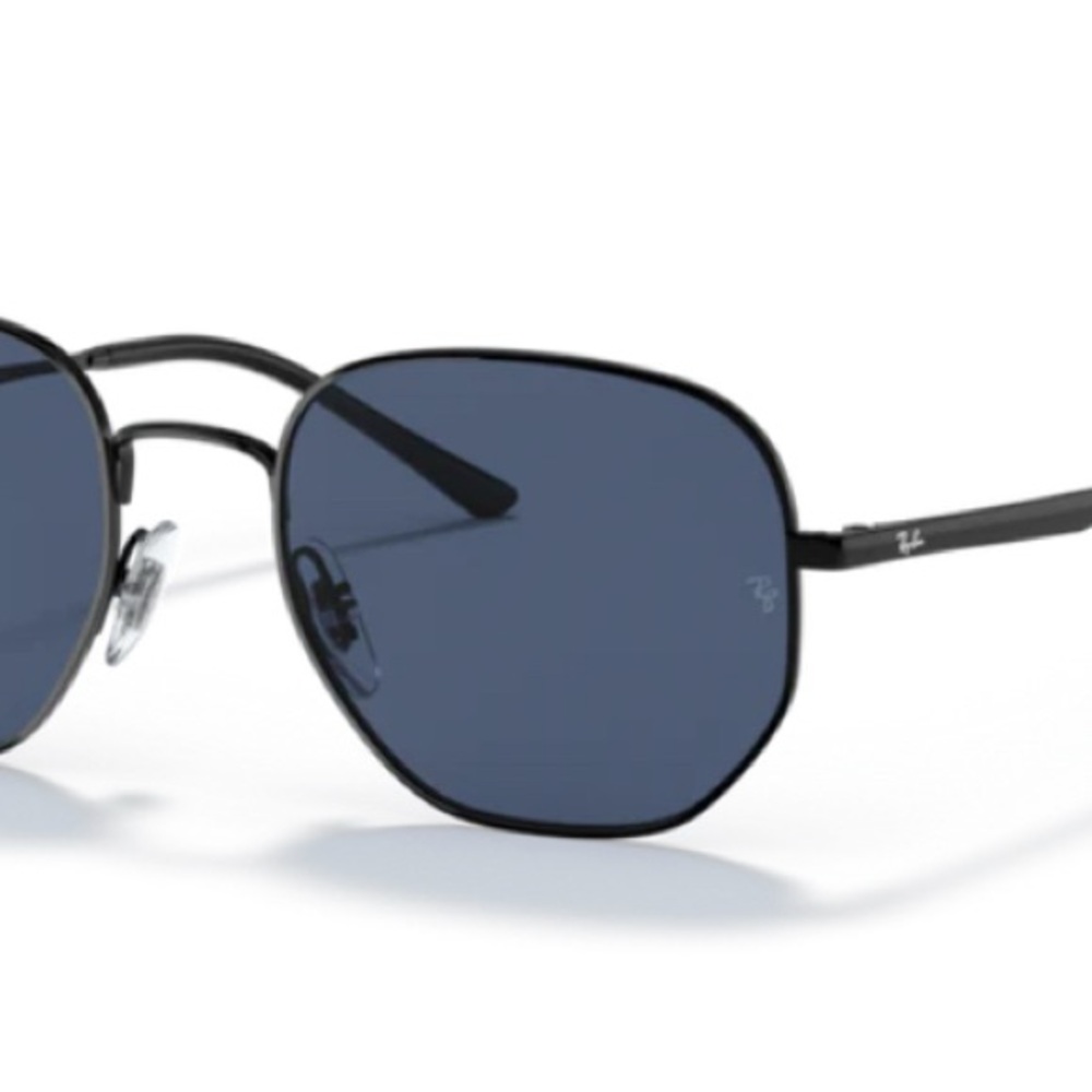 Ray-Ban Classic Black Sunglasses with Case